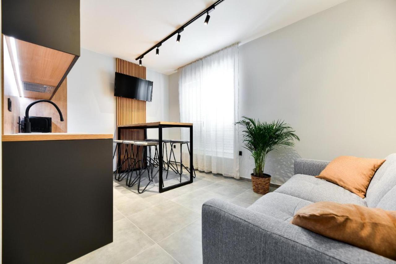 Maris By Belmont Realty Apartament
